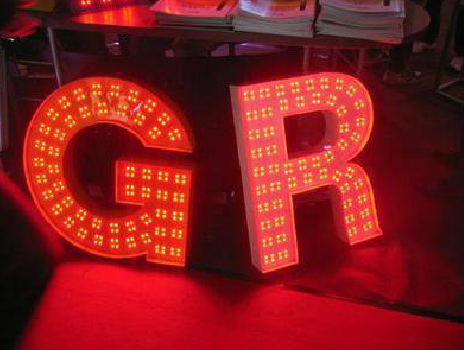 高邮LED发光字常见的安装误区。